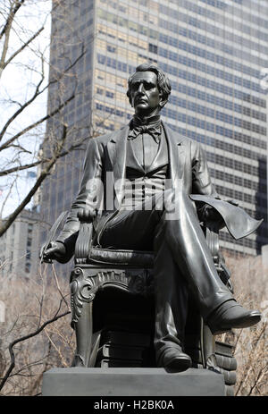 Statua di statista americano William Henry Seward (1801-1872) da Randolph Rogers (1825-1892). Madison Square Park. New York. Stati Uniti d'America
