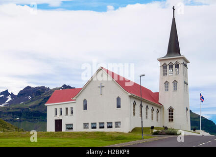 Chiesa moderna costruita 1961. Grundarfjordur, Snaefellsnes Peninsula, Islanda Foto Stock