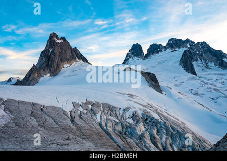 Una vista del ghiacciaio Vowell e piccione guglia in Bugaboo parco provinciale Foto Stock