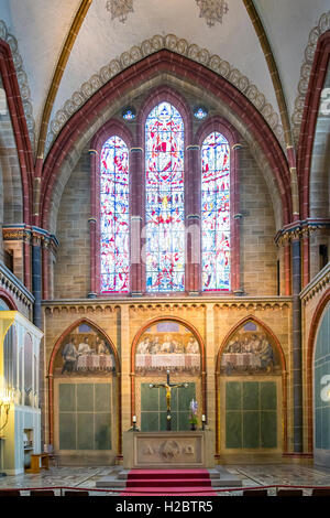 Altare nella cattedrale di San Pietro, Brema, Germania Foto Stock