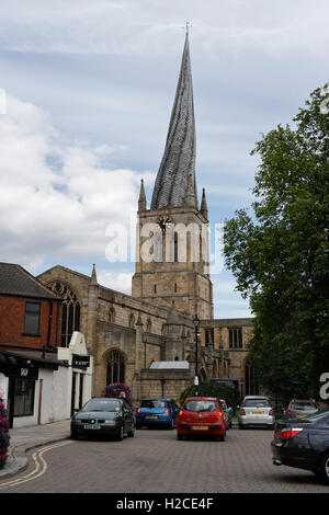 Chesterfield chiesa parrocchiale con guglia storta Foto Stock