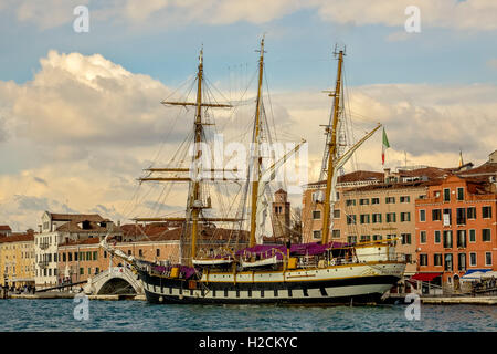 Il ferro mondati Palinuro Barquetine Venezia Italia Foto Stock