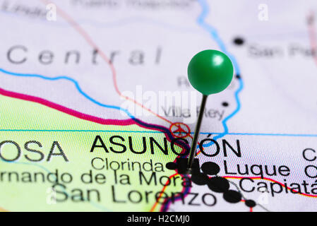 Asuncion imperniata su una mappa del Paraguay Foto Stock