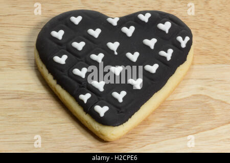 Fancy adorabile cuore i biscotti con la glassa reale Foto Stock