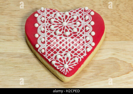 Fancy adorabile cuore i biscotti con la glassa reale Foto Stock