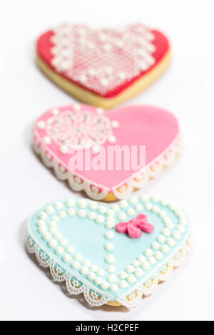 Fancy adorabile cuore i biscotti con la glassa reale Foto Stock