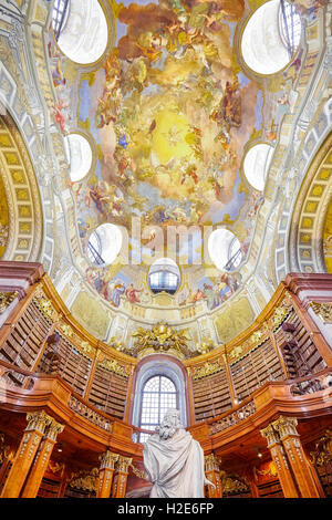 Vienna, Austria - 14 agosto 2016: Lo stato Hall (Prunksaal) è il cuore della Biblioteca Nazionale Austriaca. Foto Stock