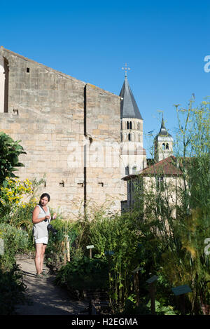 Turisti in cluny, Borgogna, in Francia, in Europa. Foto Stock