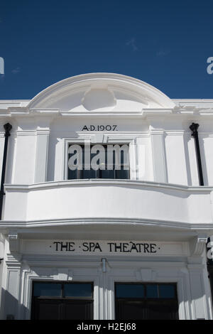 La Spa edificio teatrale - Bridlington, East Yorkshire. Situato sul lungomare a South Shore promenade. Foto Stock