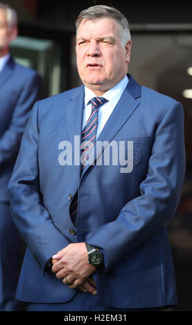 Inghilterra manager Sam Allardyce durante il 2018 FIFA World Cup Match di qualificazione all'Arena Città, Trnava. Stampa foto di associazione. Picture Data: domenica 4 settembre, 2016. Vedere PA storia calcio Inghilterra. Foto di credito dovrebbe leggere: Nick Potts/filo PA. Restrizioni: Utilizzo soggetto a restrizioni FA. Solo uso editoriale. Uso commerciale solo con il preventivo consenso scritto di FA. Nessuna modifica tranne il ritaglio. Chiamate il numero +44 (0)1158 447447 o vedere www.paphotos.com/info/ per restrizioni completa e ulteriori informazioni. Foto Stock