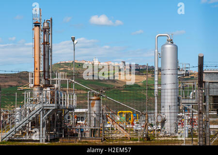 Un gas raffineria a Termoli, il sud dell'Italia. Foto Stock