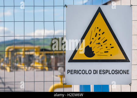 Un gas raffineria a Termoli, il sud dell'Italia. Foto Stock