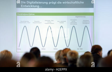 Berlino, Germania. Il 27 settembre, 2016. Presentazione di una health studio sull'influenza della digitalizzazione in materia di ambiente di lavoro. Foto: BRITTA PEDERSEN/dpa/Alamy Live News Foto Stock