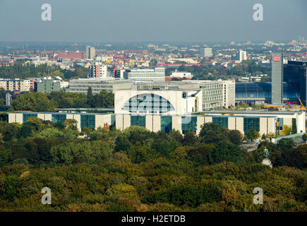 Berlino, Germania. Il 27 settembre, 2016. Vista su la Cancelleria federale con il grande Tiergarten nella parte anteriore dal Bahn Tower a Berlino, Germania, 27 settembre 2016. oto: Monika SKOLIMOWSKA/dpa/Alamy Live News Foto Stock