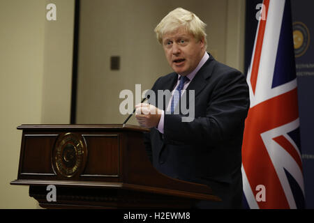 Ankara, Turchia. Il 27 settembre, 2016. Sep.27, 2016 - Segretario degli esteri britannico Boris Johnson parla alla conferenza stampa tenutasi ad Ankara. Credito: Tumay Berkin/ZUMA filo/Alamy Live News Foto Stock