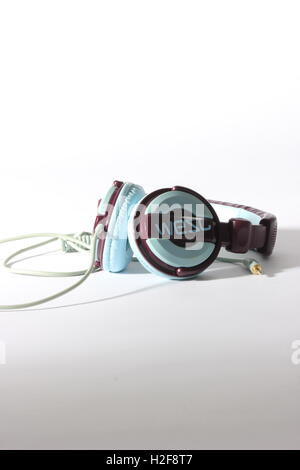 Abbiamo-sc pro cuffie per DJ su sfondo bianco Foto Stock