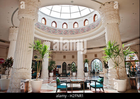 Hurghada, Egitto -20 agosto 2016: Reception Hall in un lussuoso hotel resort Caribbean World Soma Bay Foto Stock