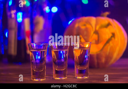 Cocktail per la festa di Halloween, il fuoco selettivo Foto Stock