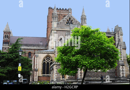 La Cattedrale di St Albans, e indiani e Bean tree Foto Stock