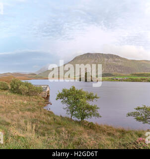 Nel tardo pomeriggio su Cregennan laghi, Gwynedd, Snowdonia National Park, North Wales, Regno Unito Foto Stock