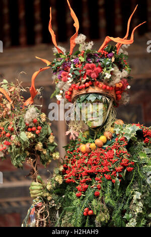 La bacca Man a Shakespeare's Globe durante il mese di ottobre molti harvest festival, Londra, Regno Unito. Foto Stock