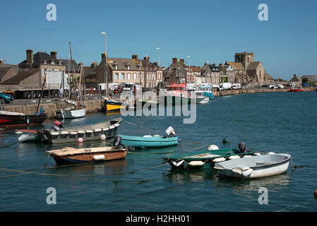 Il comune costiero di Barfleur in Normandia a nord-ovest della Francia. Foto Stock