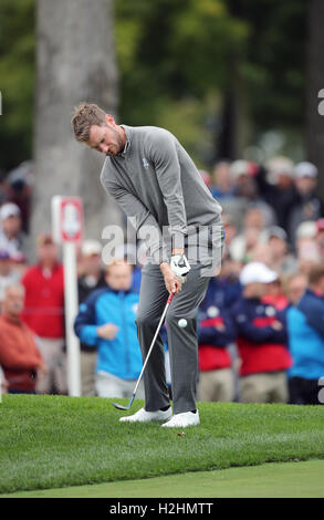 Dell'Europa Chris Wood durante una sessione di prove libere in vista del xli Ryder Cup a Hazeltine National Golf Club in Chaska, Minnesota, Stati Uniti d'America. Foto Stock