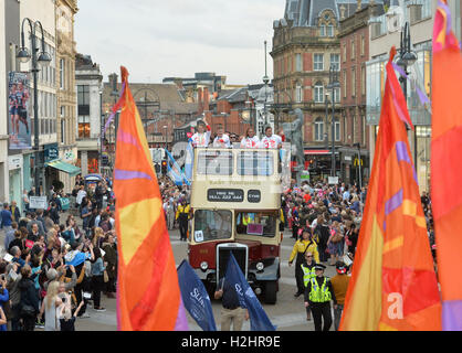 (Da sinistra a destra) Gran Bretagna Bryony Pagina, Nilo Wilson, Lois Toulson e Rebecca Gallantree durante l'evento di homecoming in Leeds City Centre. Foto Stock