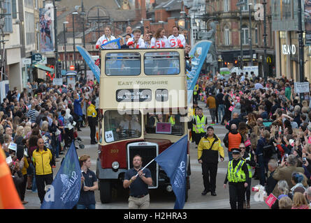 (Da sinistra a destra) Gran Bretagna Bryony Pagina, Nilo Wilson, Lois Toulson e Rebecca Gallantree durante l'evento di homecoming in Leeds City Centre. Foto Stock