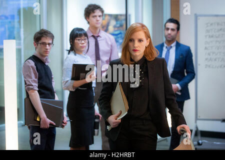 Miss Sloane è un imminente American film diretto da John Madden da uno script di Jonathan Perera. Esso stelle Jessica Chastain, Mark Strong, Gugu Mbatha-Raw, Michael Stuhlbarg, Alison pillola, Jake Lacy, John Lithgow e Sam Waterston. Questa fotografia è per il solo uso editoriale ed è il copyright del film company e/o il fotografo assegnato dal film o società di produzione e può essere riprodotto solo da pubblicazioni in congiunzione con la promozione del film di cui sopra. Un credito per il film company è richiesto. Il fotografo deve anche essere accreditato quando noto. Foto Stock