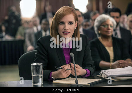 Miss Sloane è un imminente American film diretto da John Madden da uno script di Jonathan Perera. Esso stelle Jessica Chastain, Mark Strong, Gugu Mbatha-Raw, Michael Stuhlbarg, Alison pillola, Jake Lacy, John Lithgow e Sam Waterston. Questa fotografia è per il solo uso editoriale ed è il copyright del film company e/o il fotografo assegnato dal film o società di produzione e può essere riprodotto solo da pubblicazioni in congiunzione con la promozione del film di cui sopra. Un credito per il film company è richiesto. Il fotografo deve anche essere accreditato quando noto. Foto Stock