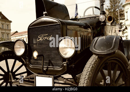 Ford Modello T dal 1921 parcheggiato su una strada di città Foto Stock