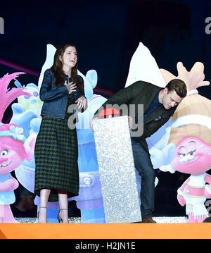 Justin Timberlake e Anna Kendrick frequentando il Troll evento speciale al Coca-Cola London Eye sul Tamigi a Londra. Foto Stock