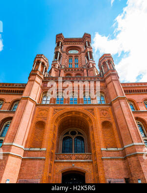 Il Rotes Rathaus, Rosso City Hall, edificio di mattoni rossi, Berlin-Mitte, Berlino, Germania Foto Stock