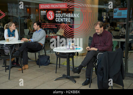 BBC Radio 3 studio presso il centro di Southbank celebrando sette decenni della musica e della cultura. Alla vigilia del programma il settantesimo anniversario, veterano presentatore Sean Rafferty ospita una sessione di musica dal vivo. London.UK Foto Stock