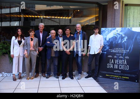 Roma, Italia. 29Sep, 2016. Il cast del film durante la photocall de 'La verità sta in cielo", un film di Roberto Faenza, basato sulla storia di Emanuela Orlandi. © Matteo Nardone/Pacific Press/Alamy Live News Foto Stock