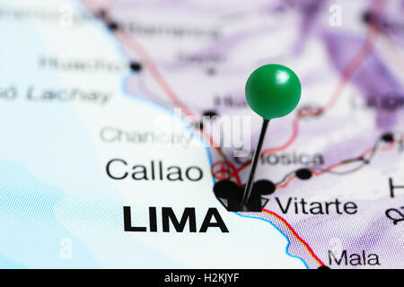 Lima imperniata su una mappa di Perù Foto Stock