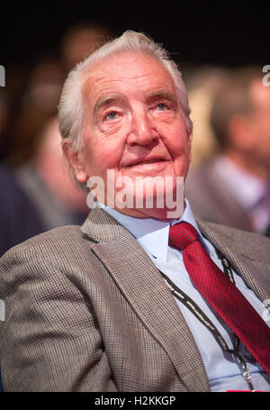 Dennis Skinner,Membro del Parlamento di Bolsover dal 1970,presso il partito laburista conferenza in Liverpool 2016 Foto Stock