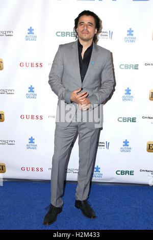 BURBANK, CA - 29 settembre: Antonio Jaramillo all'autismo parla' La Vie en Blue Gala di moda alla Warner Bros Studios di Burbank, in California, il 29 settembre 2016. Credito: David Edwards/MediaPunch Foto Stock