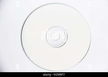 Pulire CD compact disc mock up isolato su bianco Foto Stock