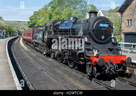 76079 posa come 76101 per il Gala scozzese sul NYMR a Grosmont.Maggio 2016 Foto Stock