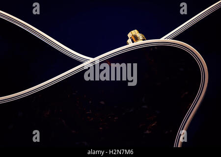 Parte di una chitarra elettrica, primo piano. Foto Stock