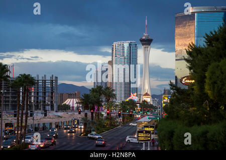 Las Vegas, Nevada - Parte finale a nord di Las Vegas Strip, compresa la stratosfera torre di osservazione. Foto Stock