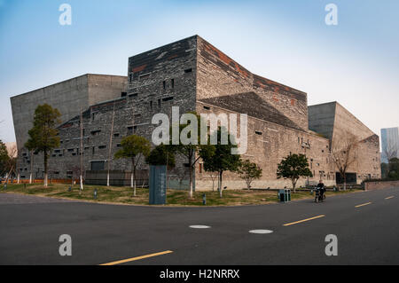 La Wang Shu progettato Ningbo Museum che ha vinto il 2009 Lu Ban Premio per l'architettura Foto Stock