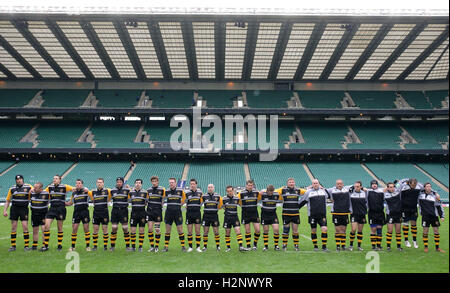 La Billericay team linee fino sotto le luci luminose di Twickenham - Billericay RFC vs Hartpury RFC - EDF Energy vaso finale a Twickenham Stadium - 12/05/07 Foto Stock