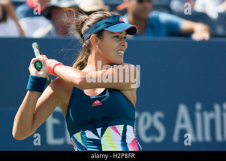 Ana Ivanovic (SRB) competere nel 2016 US Open Foto Stock