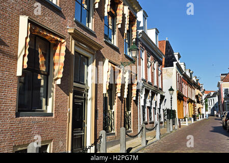 Grote Kerkstraat Leeuwarden vecchia città olandese Friesland Fryslan nei Paesi Bassi Foto Stock