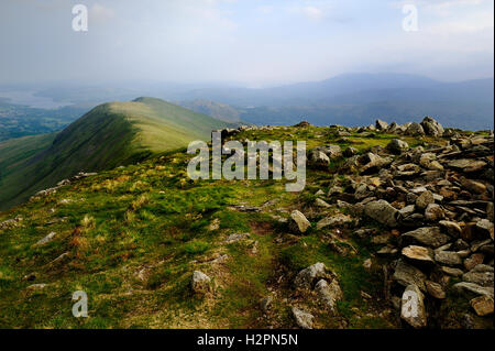 Il tumulo di pietra sul grande Rigg Foto Stock