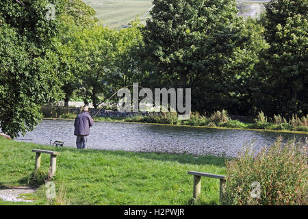 La pesca a mosca a Kilnsey Park Station Wagon, Kilnsey, Yorkshire Foto Stock