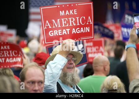 Manheim, PA, Stati Uniti d'America. 1 Ott 2016. Candidato presidenziale repubblicano Donald Trump raduni in Mannheim, Lancaster County, PA, in data 1 ottobre 2016. Credito: Bastiaan Slabbers/ZUMA filo/Alamy Live News Foto Stock